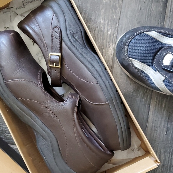 Shoes - Picture 4 of 6